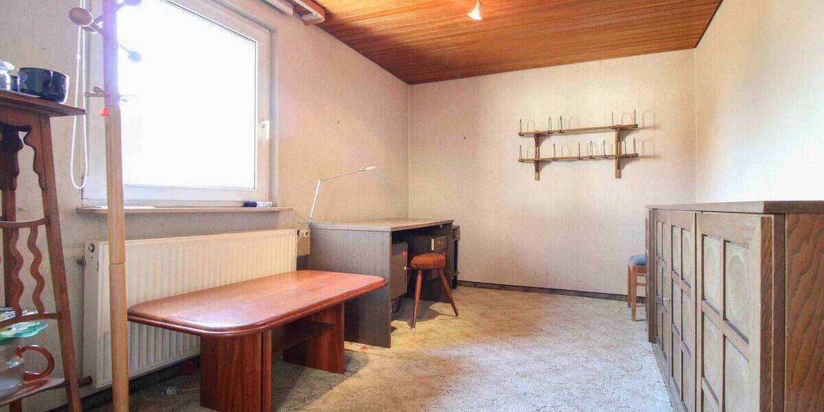 Mehrfamilienhaus, Wohnhaus Stuttgart Heumaden - 9 Zimmer, 154 m&sup2;, 398.000&euro; | Angebot:26037407