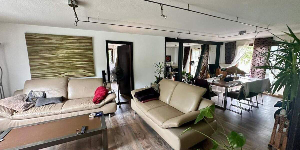 Mehrfamilienhaus, Wohnhaus Ostelsheim - 8 Zimmer, 300 m&sup2;, 1.000.000&euro; | Angebot:25674461