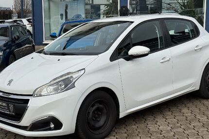 Peugeot 208 101.000 km 5.990 &euro; Nürtingen 72622