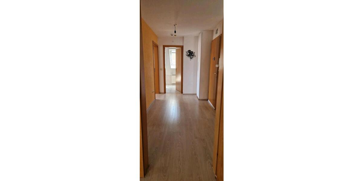 Dachgeschoßwohnung Ehningen - 3.5 Zimmer, 83 m&sup2;, 345.000&euro; | Angebot:27070252