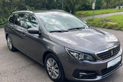 Peugeot 308 118.554 km 12.499 &euro; Stuttgart 70469