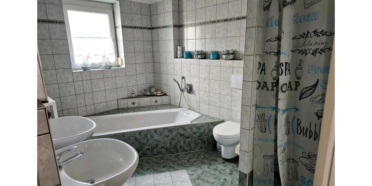 Reihenhaus Burladingen - 5 Zimmer, 140 m&sup2;, 1.000&euro; | Angebot:25403159