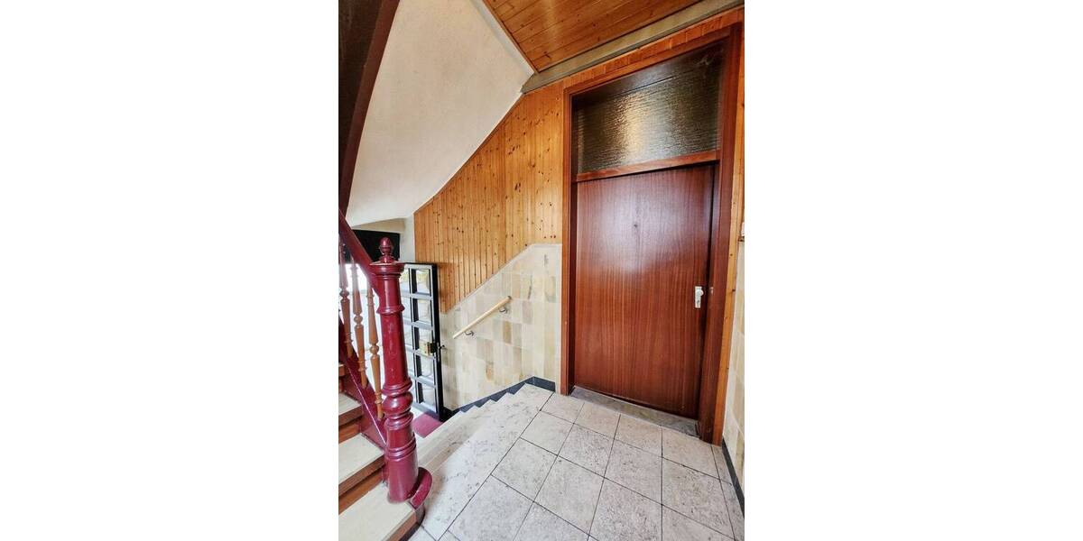 Mehrfamilienhaus, Wohnhaus Stuttgart Süd - 9 Zimmer, 174 m&sup2;, 725.000&euro; | Angebot:25704680