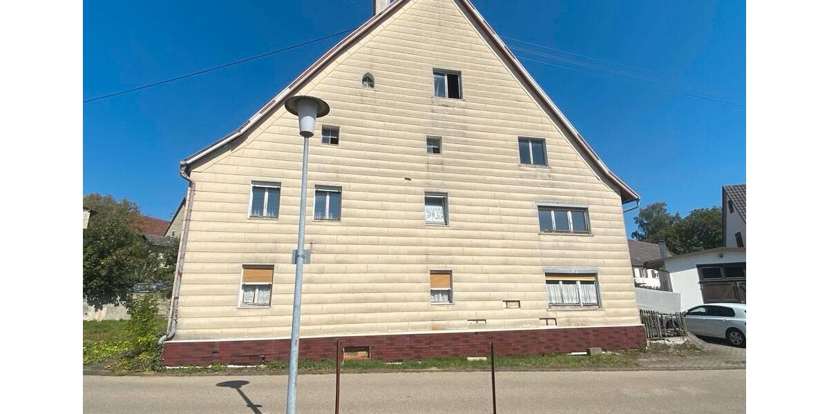 Einfamilienhaus Haigerloch - 9 Zimmer, 270 m&sup2;, 123.456&euro; | Angebot:25612396