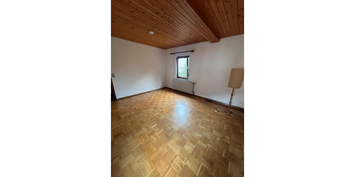 Etagenwohnung Bad Urach - 3 Zimmer, 100 m&sup2;, 1.100&euro; | Angebot:24782140