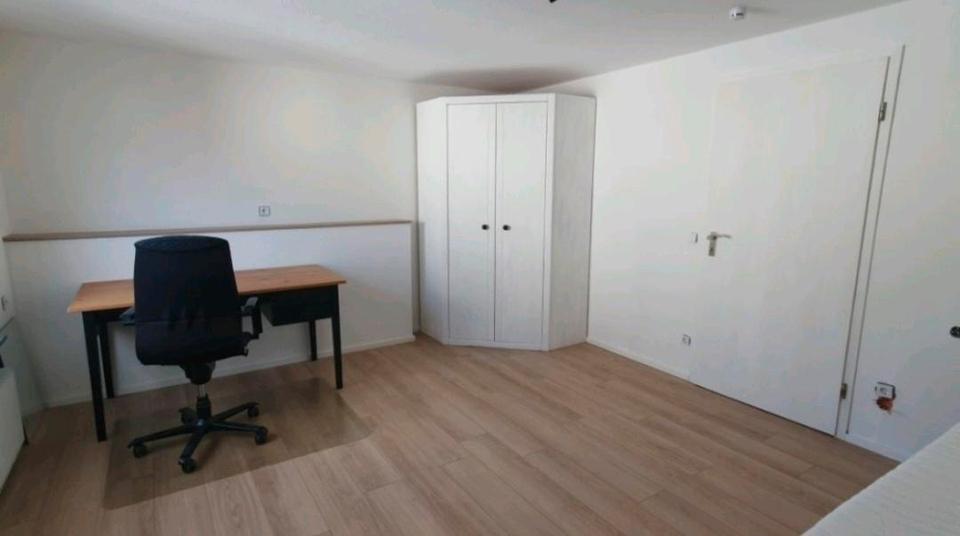 Dachgeschoßwohnung Rottenburg am Neckar - 3 Zimmer, 17 m&sup2;, 529&euro; | Angebot:26025505
