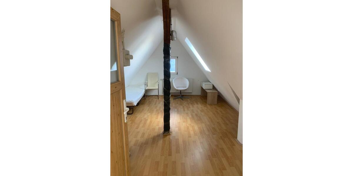 Dachgeschoßwohnung Eutingen im Gäu - 4 Zimmer, 85 m&sup2;, 627&euro; | Angebot:24178312