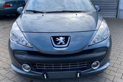 Peugeot 207 140.000 km 2.999 &euro; Rangendingen 72414