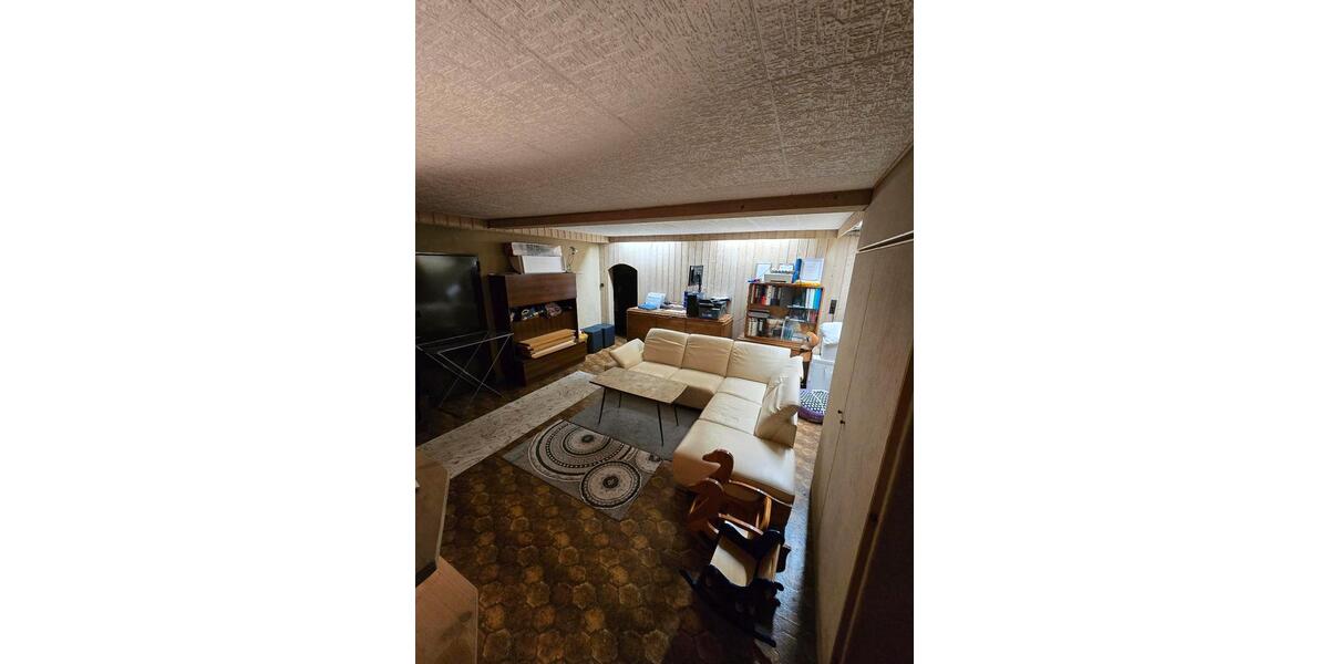 Etagenwohnung Althengstett - 7 Zimmer, 200 m&sup2;, 1.750&euro; | Angebot:25965657