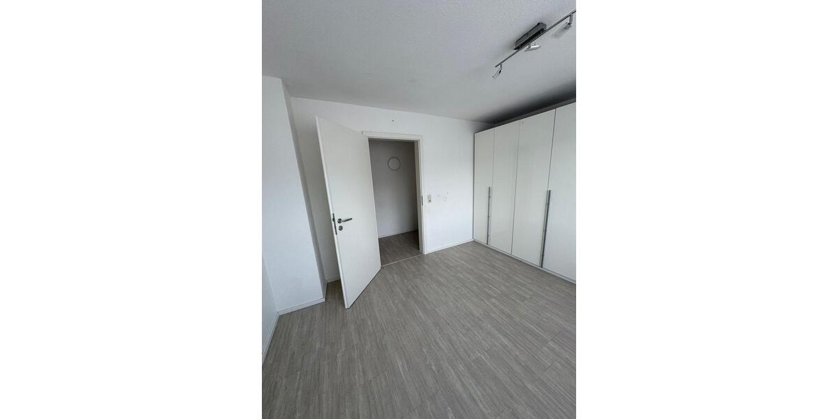 Etagenwohnung Ofterdingen - 4 Zimmer, 100 m&sup2;, 1.300&euro; | Angebot:25963170