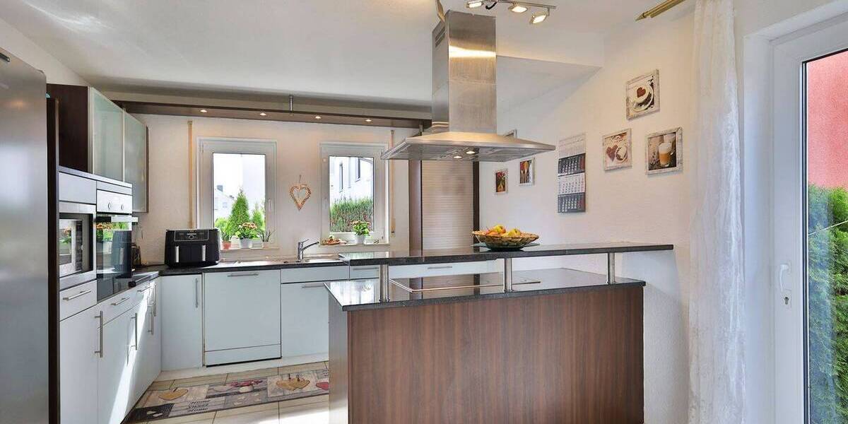 Einfamilienhaus Ostelsheim - 5 Zimmer, 242 m&sup2;, 799.000&euro; | Angebot:25771597