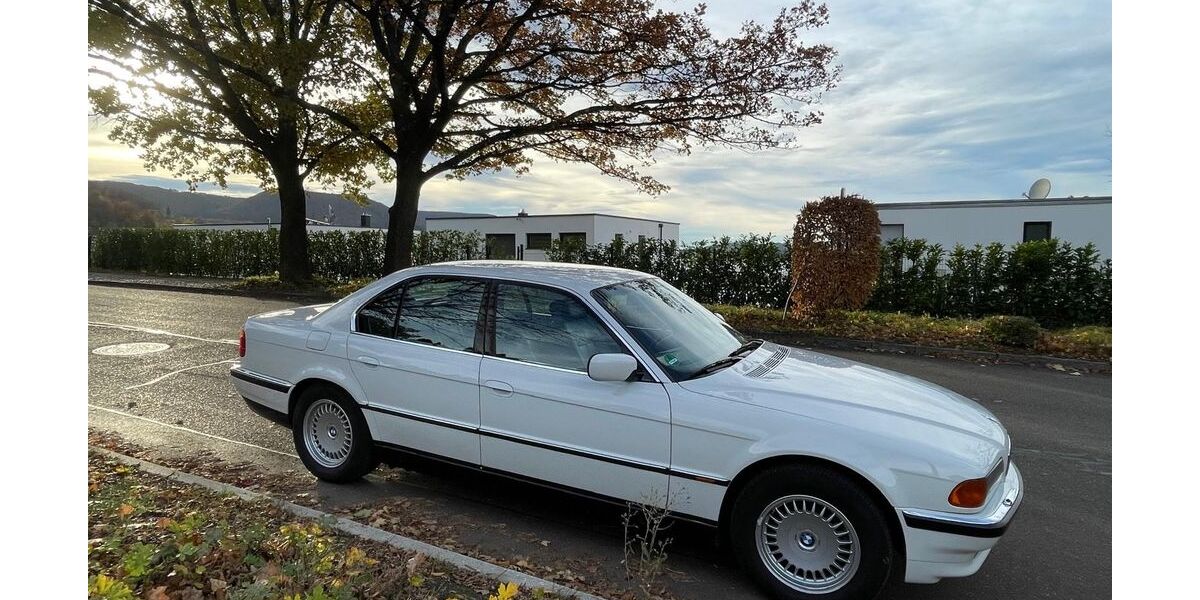 BMW 750 307.800 km 9.500 &euro; Pfullingen 72793