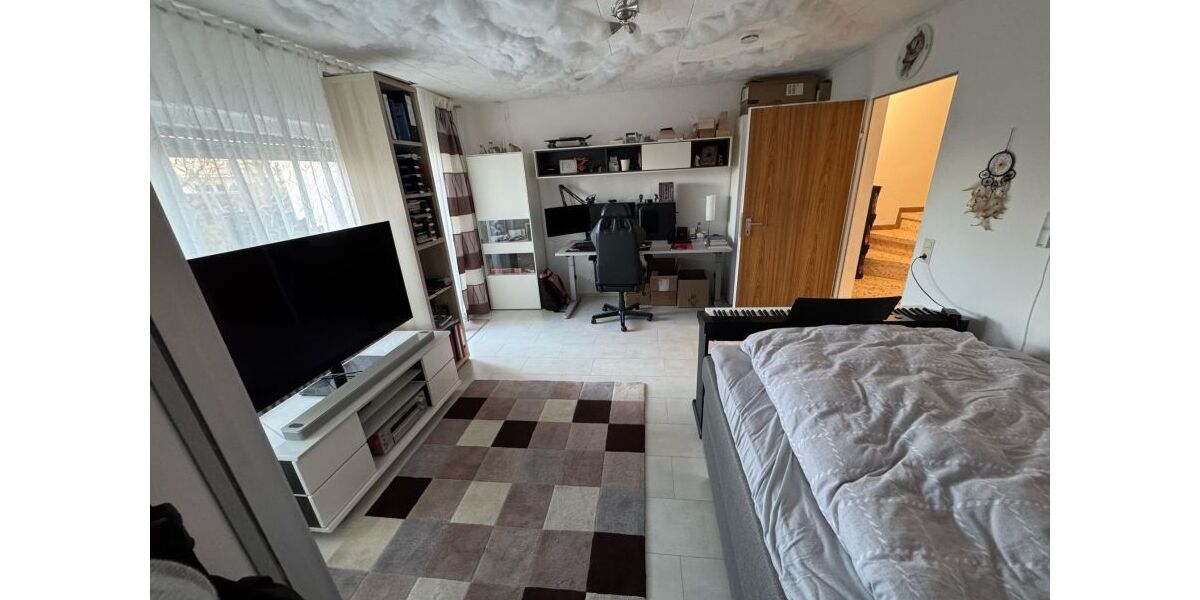 Provisionsfrei* Reiheneckhaus mit Einliegerwohnung von Privat in Herrenberg - Brahmsstraße - Reihenendhaus Herrenberg Herrenberg (Stadt) | Angebot:26973289