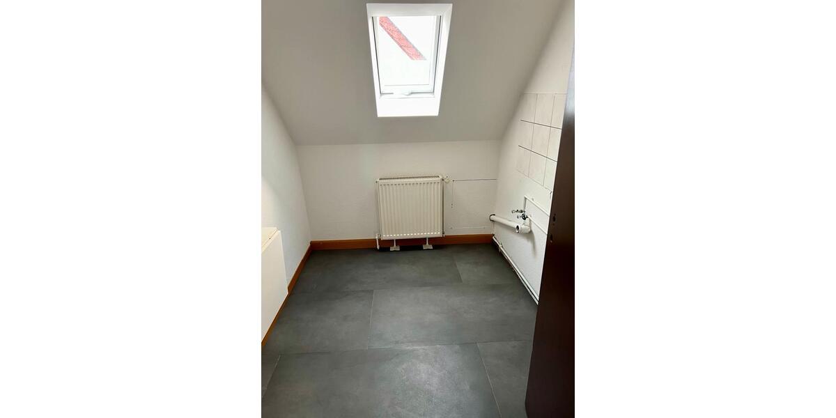 Dachgeschoßwohnung Nürtingen - 3.5 Zimmer, 60 m&sup2;, 165.000&euro; | Angebot:25791433
