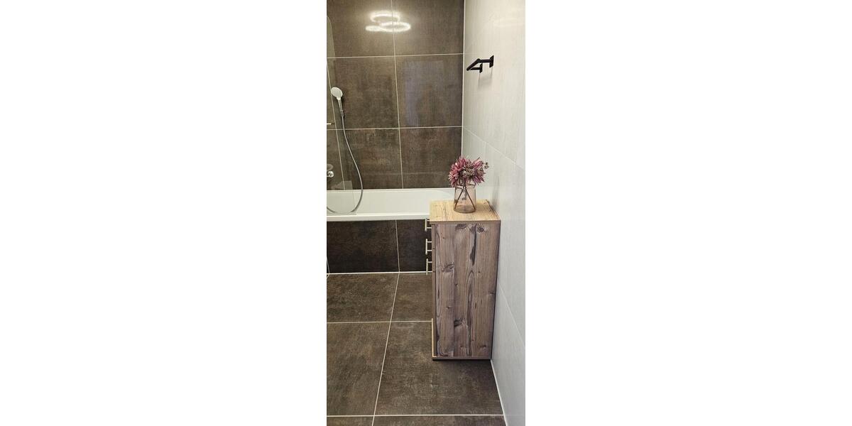 Dachgeschoßwohnung Großbettlingen - 1 Zimmer, 24 m&sup2;, 600&euro; | Angebot:25933767