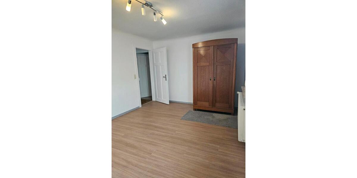 Erdgeschoßwohnung Ammerbuch - 5 Zimmer, 170 m&sup2;, 1.800&euro; | Angebot:25936825