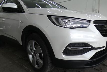 Opel Grandland (X) 51.900 km 15.899 &euro; Metzingen 72555