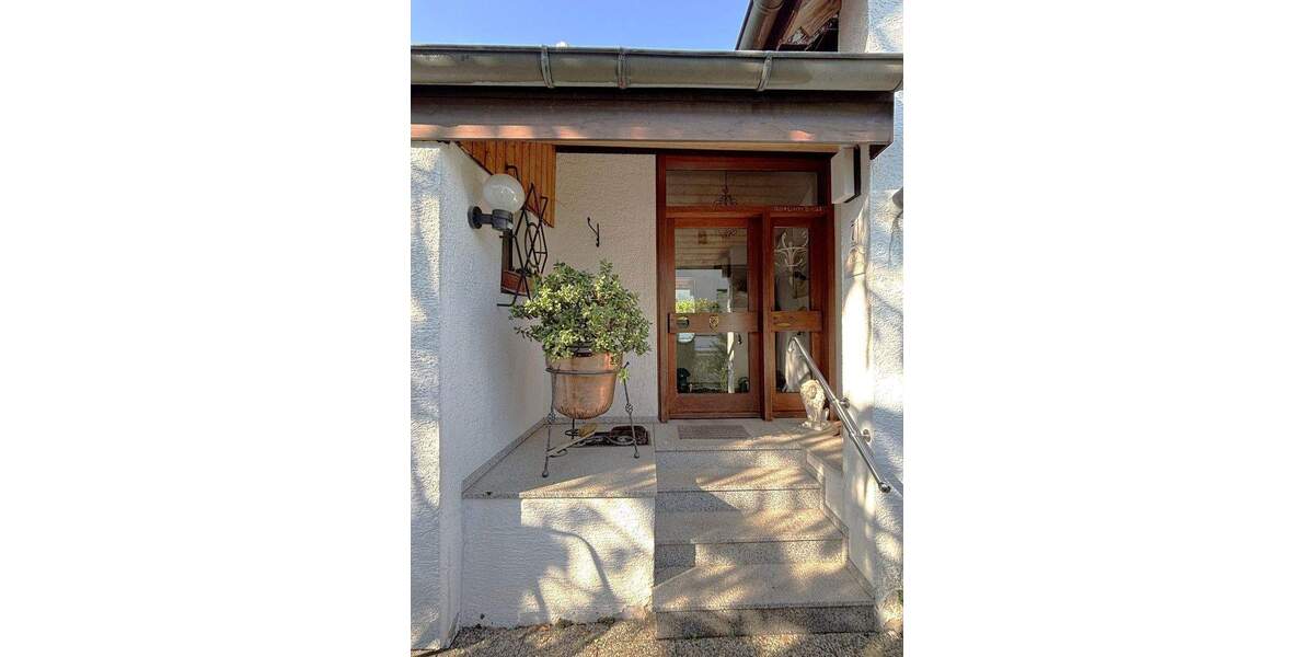 Einfamilienhaus Böblingen - 6 Zimmer, 196 m&sup2;, 895.000&euro; | Angebot:25733305