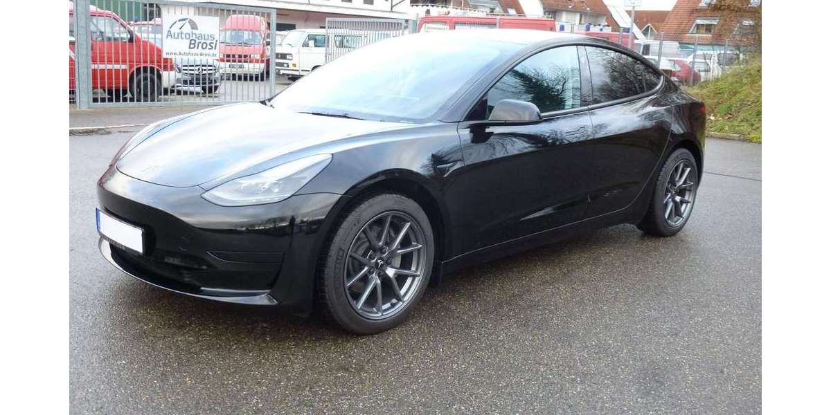 Tesla Model 3 11.800 km 33.900 &euro; Nürtingen bei Stuttgart 72622