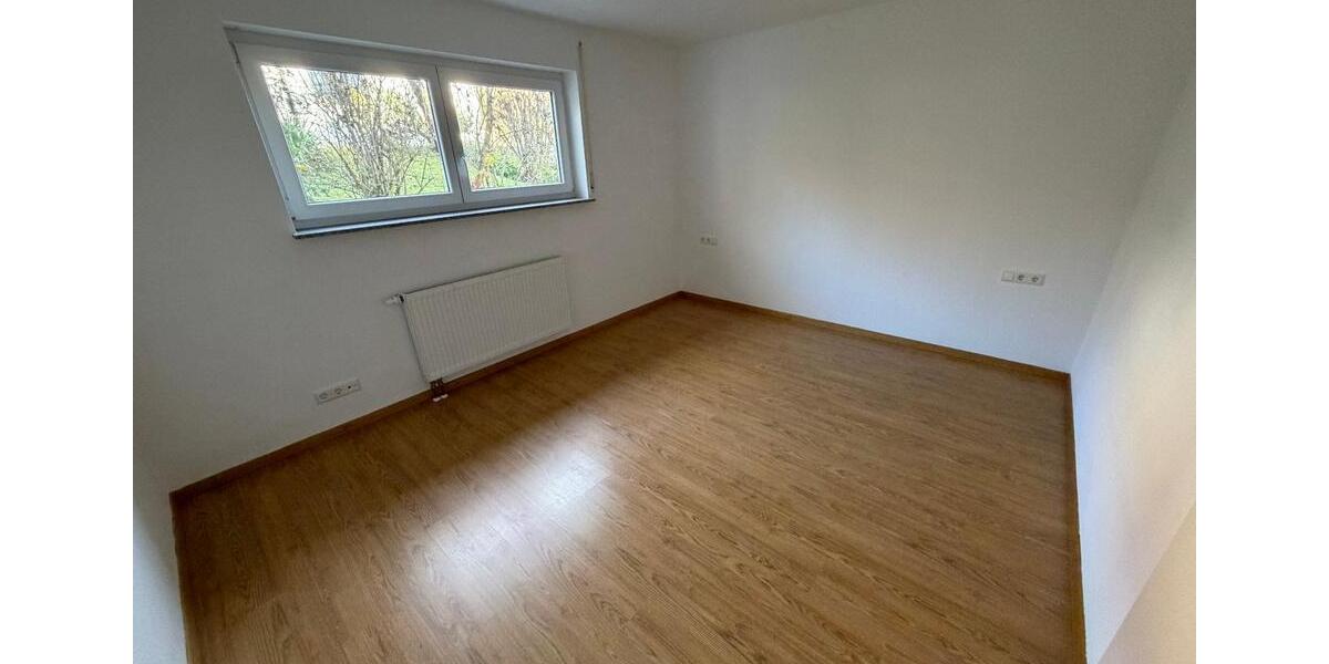 Doppelhaushälfte Herrenberg - 7 Zimmer, 156 m&sup2;, 2.280&euro; | Angebot:25818930