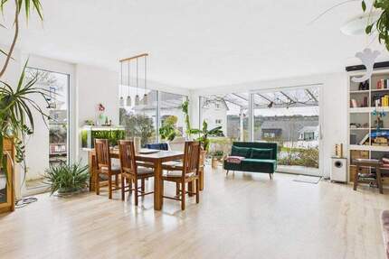 Haus Ostelsheim - 5 Zimmer, 172 m&sup2;, 697.000&euro; | Angebot:25686346