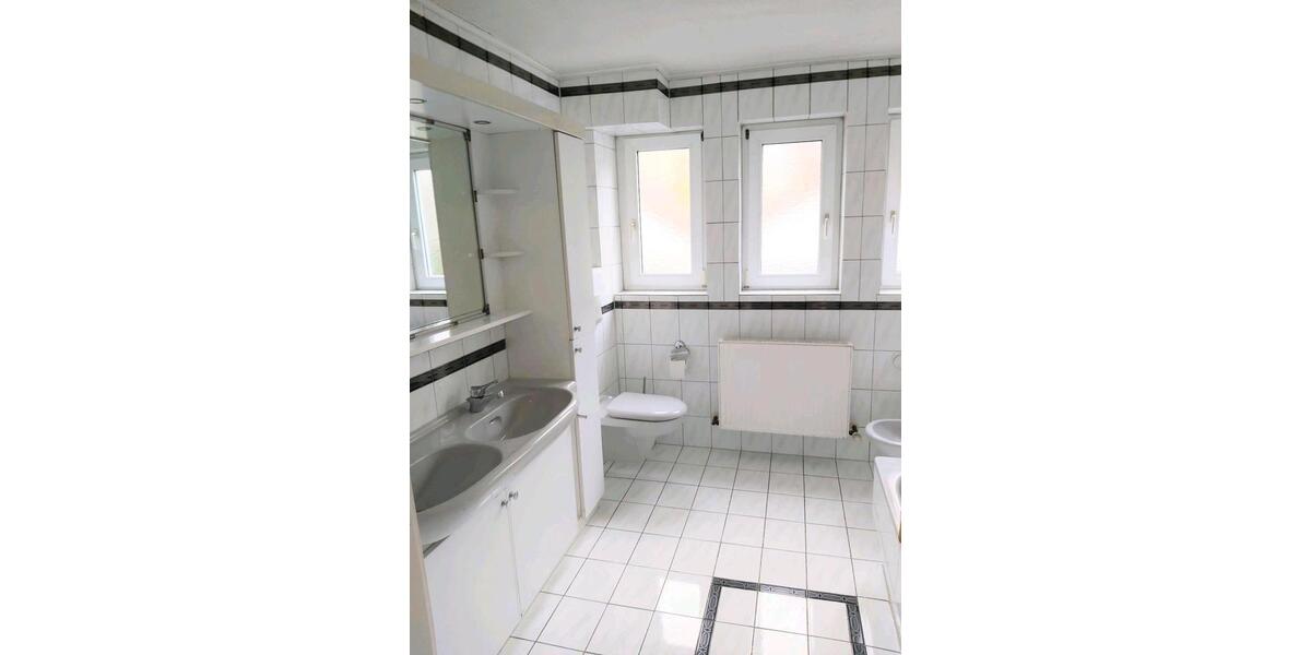 Hochparterre Herrenberg - 4 Zimmer, 91 m&sup2;, 379.000&euro; | Angebot:26603706
