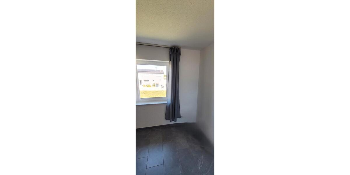 Etagenwohnung Gärtringen - 5 Zimmer, 100 m&sup2;, 1.800&euro; | Angebot:27547188