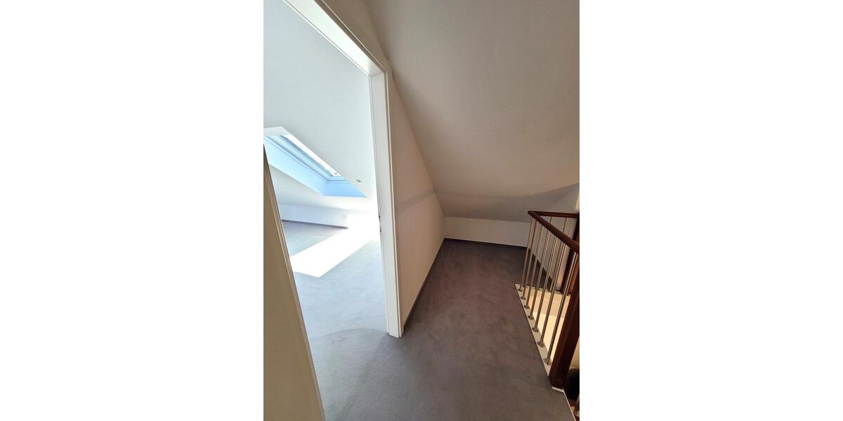 Maisonettenwohnung Sindelfingen - 3.5 Zimmer, 98 m&sup2;, 439.000&euro; | Angebot:25959642