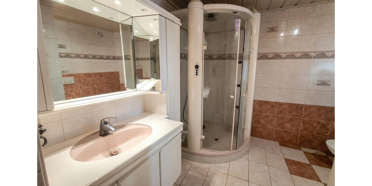 Etagenwohnung Oberboihingen - 4.5 Zimmer, 135 m&sup2;, 400.000&euro; | Angebot:25840531