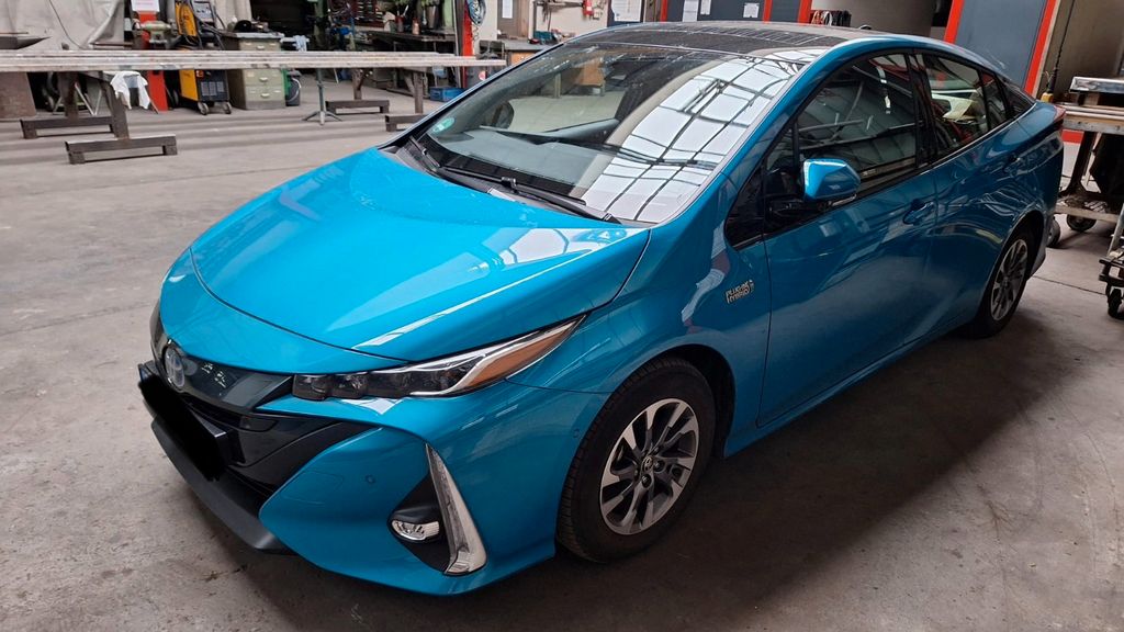 Toyota Prius 31.900 km 26.800 &euro; Stuttgart 70197