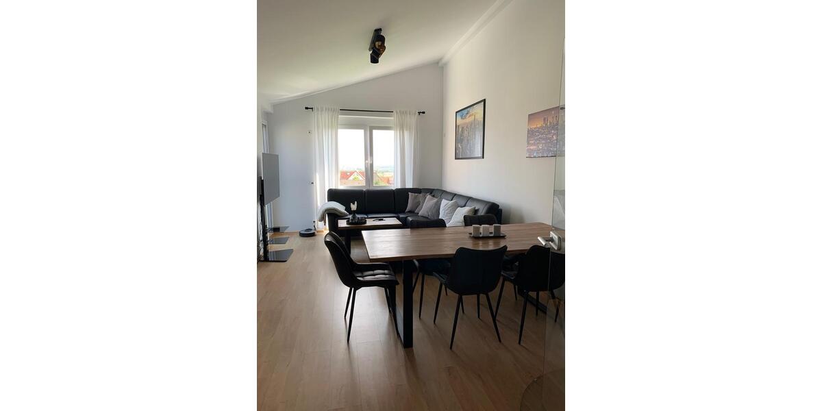 Dachgeschoßwohnung Herrenberg - 3.5 Zimmer, 70 m&sup2;, 419.000&euro; | Angebot:27494874