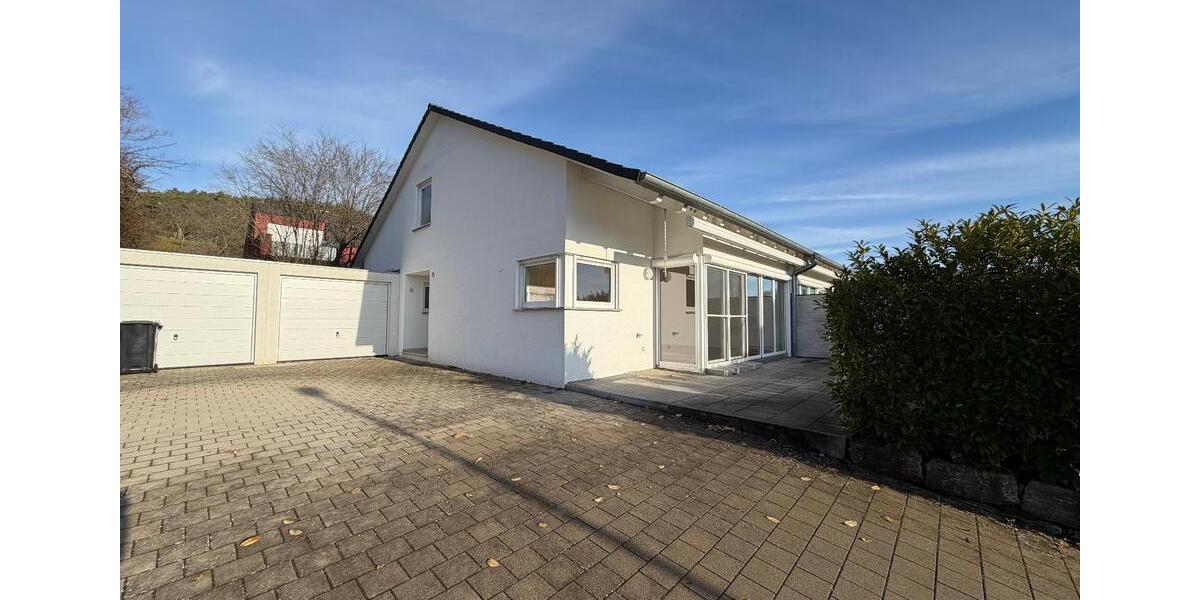 Doppelhaushälfte Herrenberg - 7 Zimmer, 156 m&sup2;, 2.280&euro; | Angebot:25818930
