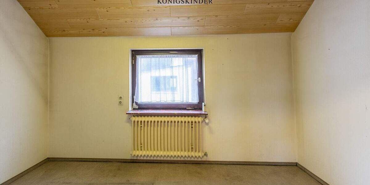 Mehrfamilienhaus, Wohnhaus Erkenbrechtsweiler - 9 Zimmer, 182 m&sup2;, 445.000&euro; | Angebot:25772704