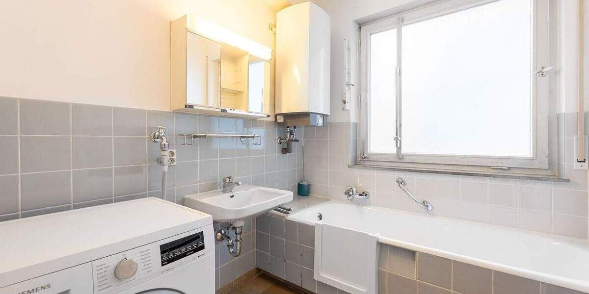 Mehrfamilienhaus, Wohnhaus Stuttgart Degerloch - 9 Zimmer, 140 m&sup2;, 740.000&euro; | Angebot:25685475