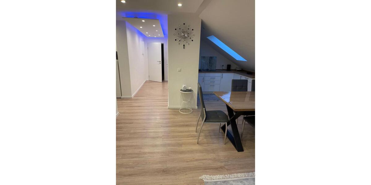 Dachgeschoßwohnung Böblingen Dagersheim - 3 Zimmer, 72 m&sup2;, 1.225&euro; | Angebot:25979030