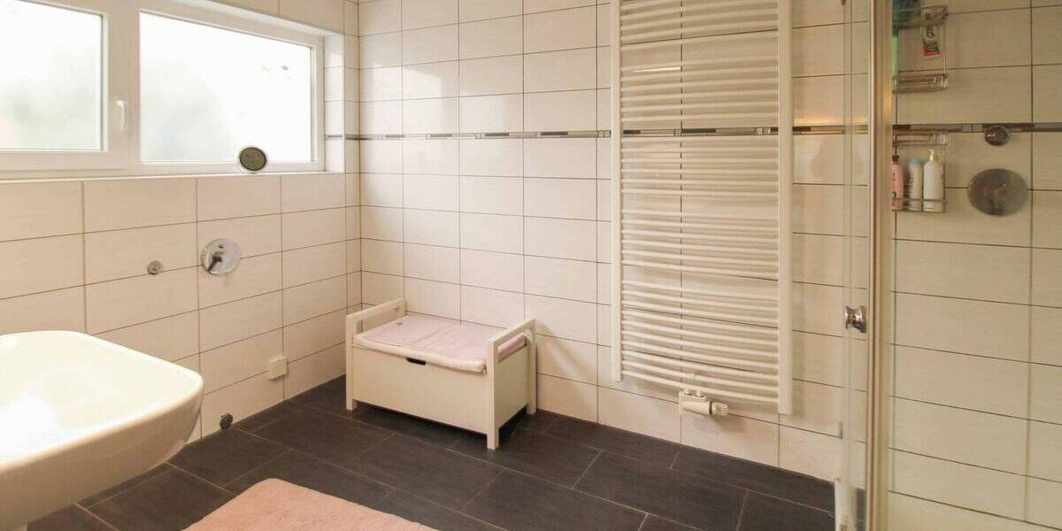Einfamilienhaus Pfullingen - 7 Zimmer, 229 m&sup2;, 649.000&euro; | Angebot:26377791