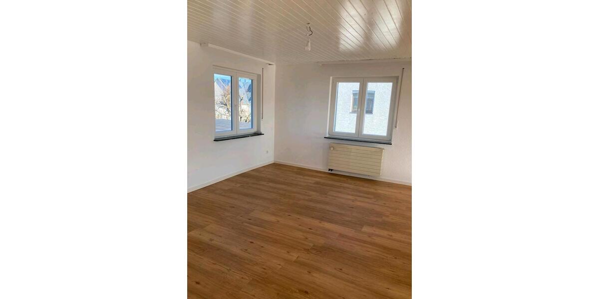 Etagenwohnung Herrenberg - 2.5 Zimmer, 75 m&sup2;, 1.100&euro; | Angebot:25639869