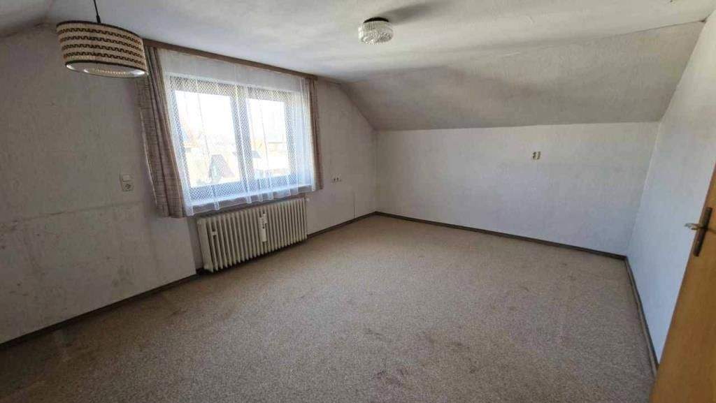 Einfamilienhaus Nagold-Hochdorf Hochdorf - 8 Zimmer, 191 m&sup2;, 394.000&euro; | Angebot:25745176