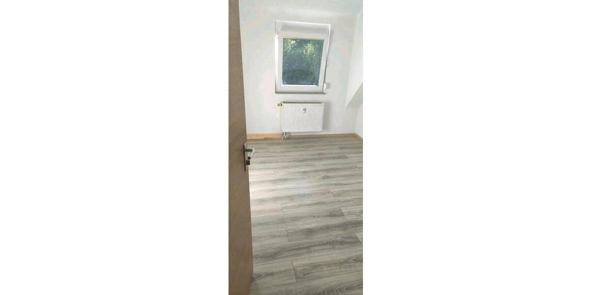 Etagenwohnung Ebhausen - 7 Zimmer, 120 m&sup2;, 1.400&euro; | Angebot:26481755