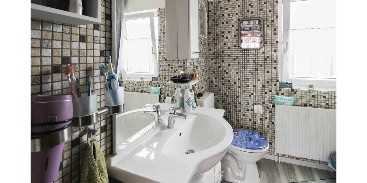 Einfamilienhaus Bad Urach Sirchingen - 4 Zimmer, 104 m&sup2;, 295.000&euro; | Angebot:26037310