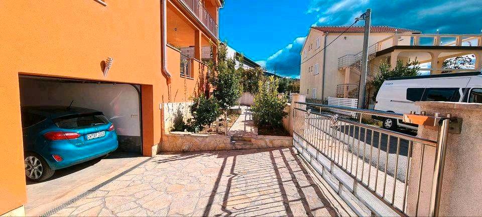 Einfamilienhaus Althengstett - 7 Zimmer, 220 m&sup2;, 420.000&euro; | Angebot:26835611