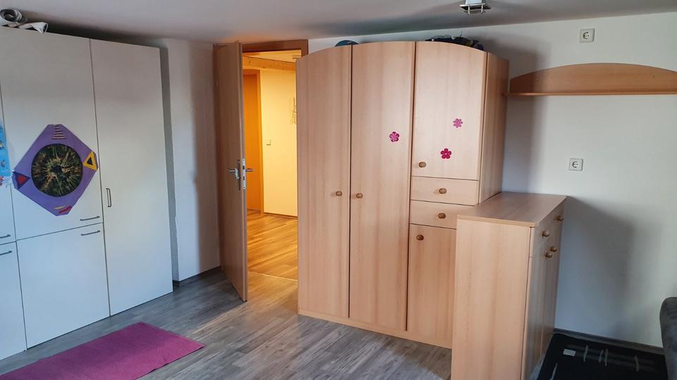 Etagenwohnung Rottenburg am Neckar - 5.5 Zimmer, 1.230 m&sup2;, 1.230&euro; | Angebot:25839362