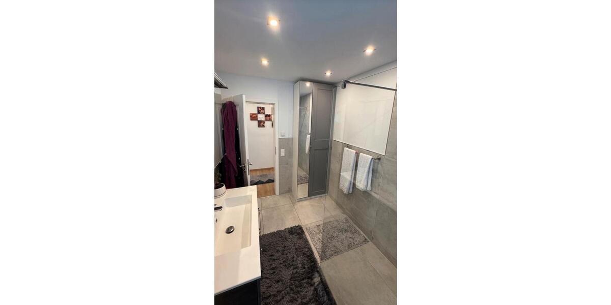 Etagenwohnung Böblingen - 4 Zimmer, 100 m&sup2;, 2.200&euro; | Angebot:25989325