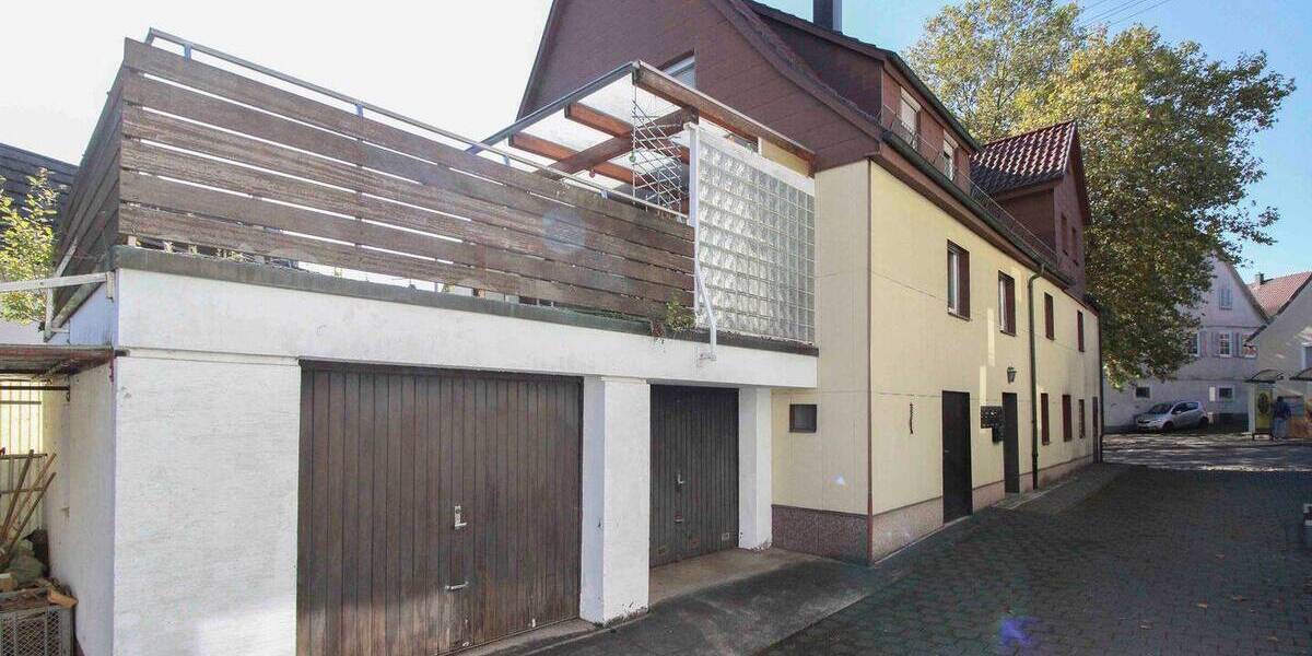 Mehrfamilienhaus, Wohnhaus Stuttgart Heumaden - 9 Zimmer, 154 m&sup2;, 398.000&euro; | Angebot:26037407