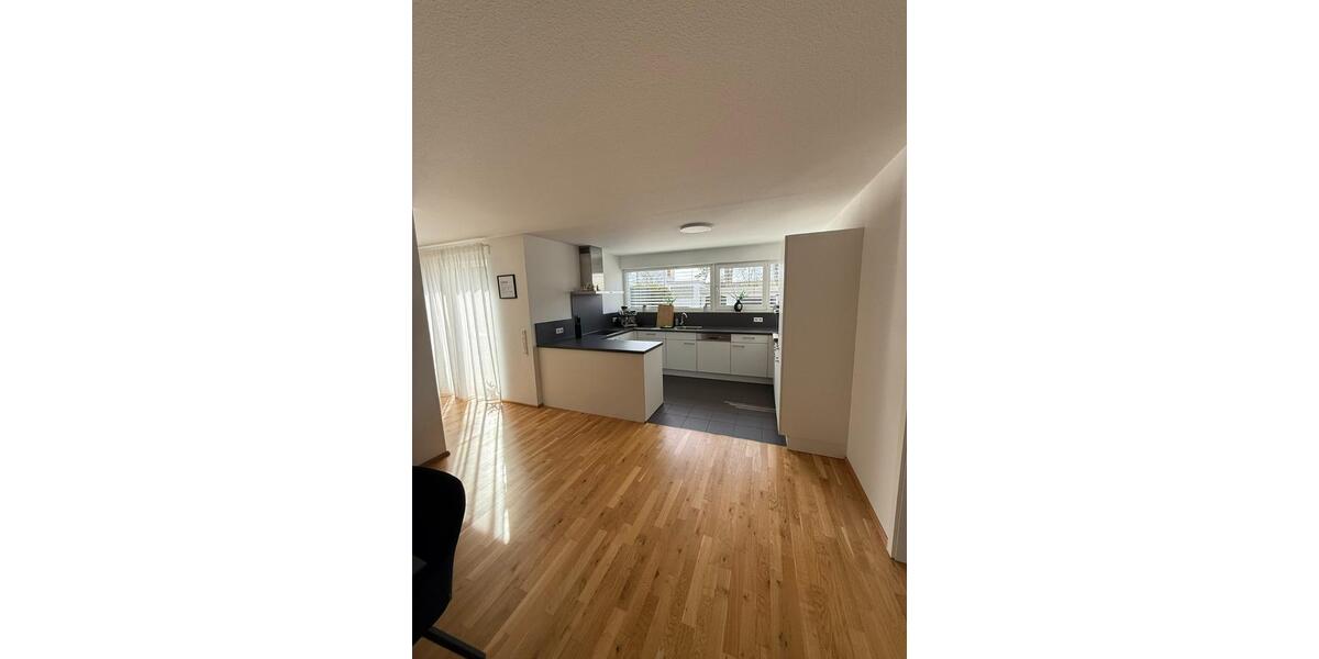 Erdgeschoßwohnung Nürtingen - 2.5 Zimmer, 99 m&sup2;, 1.300&euro; | Angebot:25945896