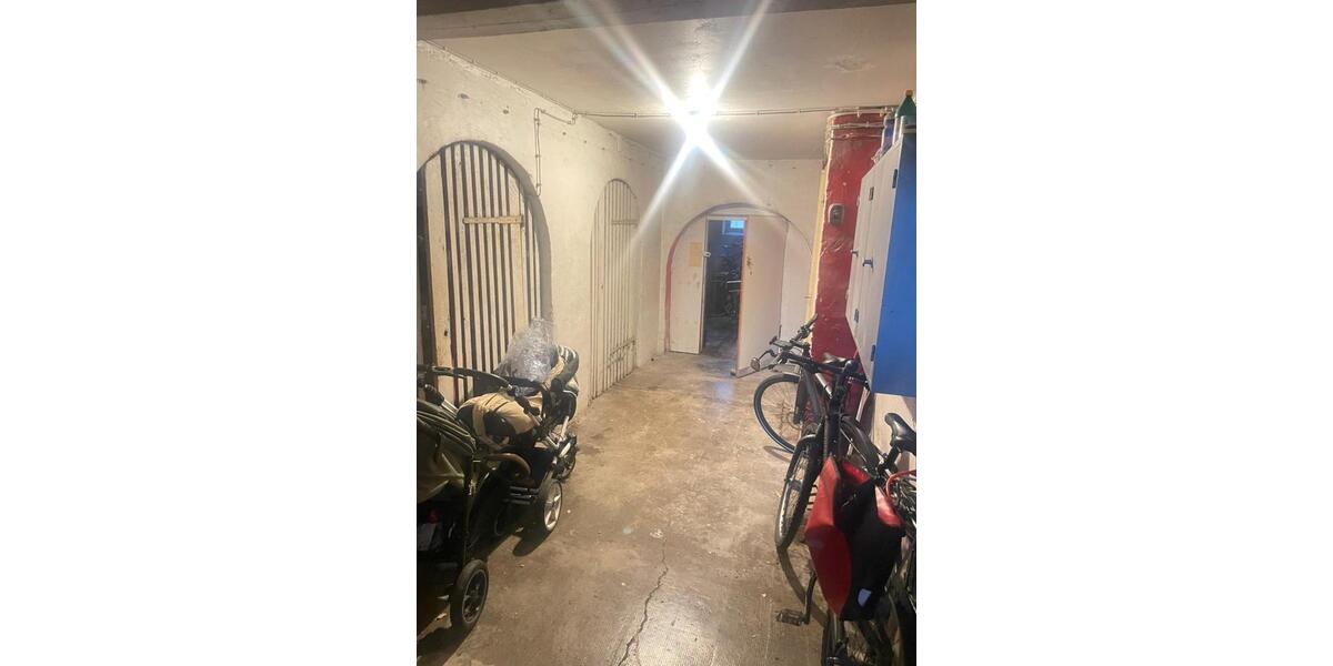 Etagenwohnung Reutlingen - 4.5 Zimmer, 145 m&sup2;, 1.700&euro; | Angebot:25959860