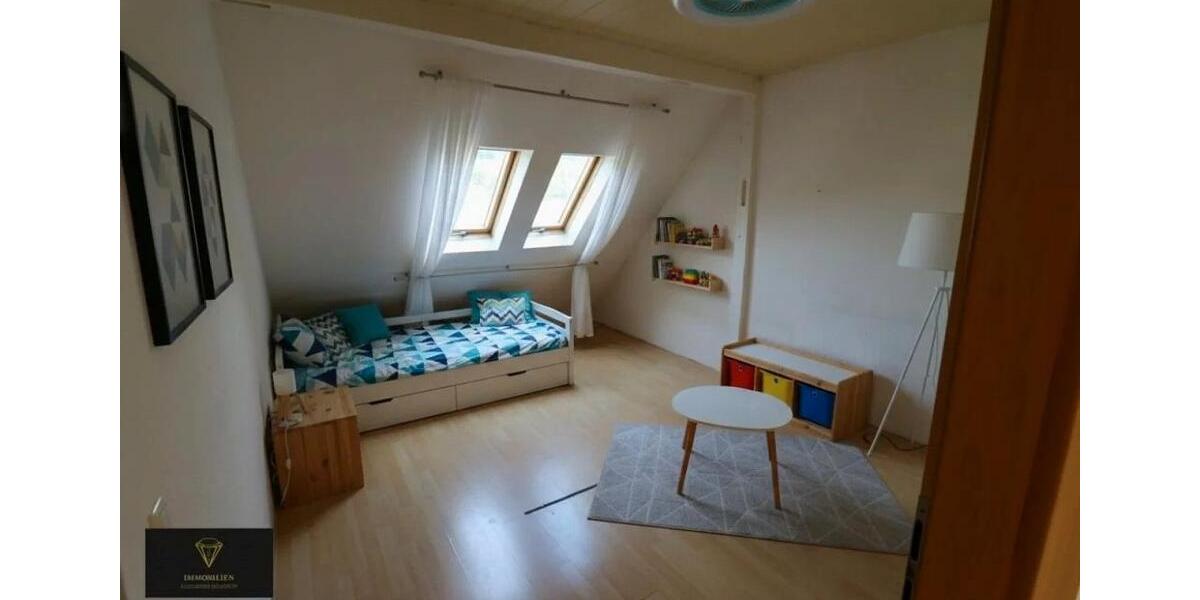 Dachgeschoßwohnung Lichtenstein - 4 Zimmer, 112 m&sup2;, 115.000&euro; | Angebot:26757850