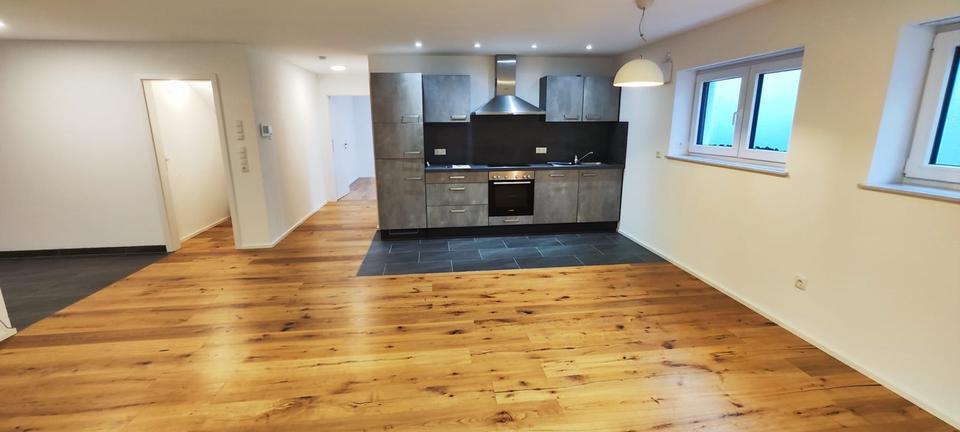 Etagenwohnung Eutingen im Gäu - 2.5 Zimmer, 80 m&sup2;, 1.000&euro; | Angebot:25855202