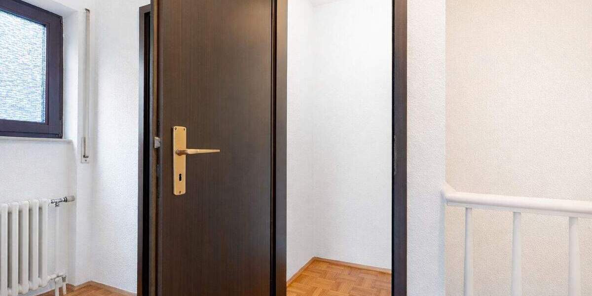 Einfamilienhaus Stuttgart Vaihingen - 6 Zimmer, 193 m&sup2;, 1.090.000&euro; | Angebot:25685479