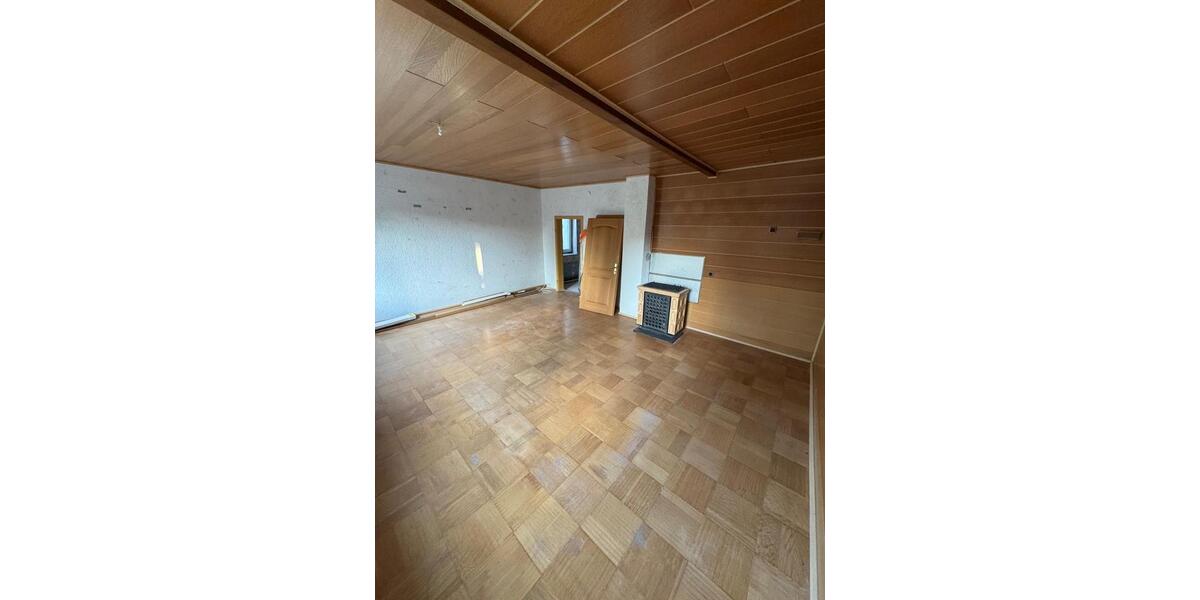 Reihenhaus Ostfildern - 7 Zimmer, 180 m&sup2;, 92.000&euro; | Angebot:24828041